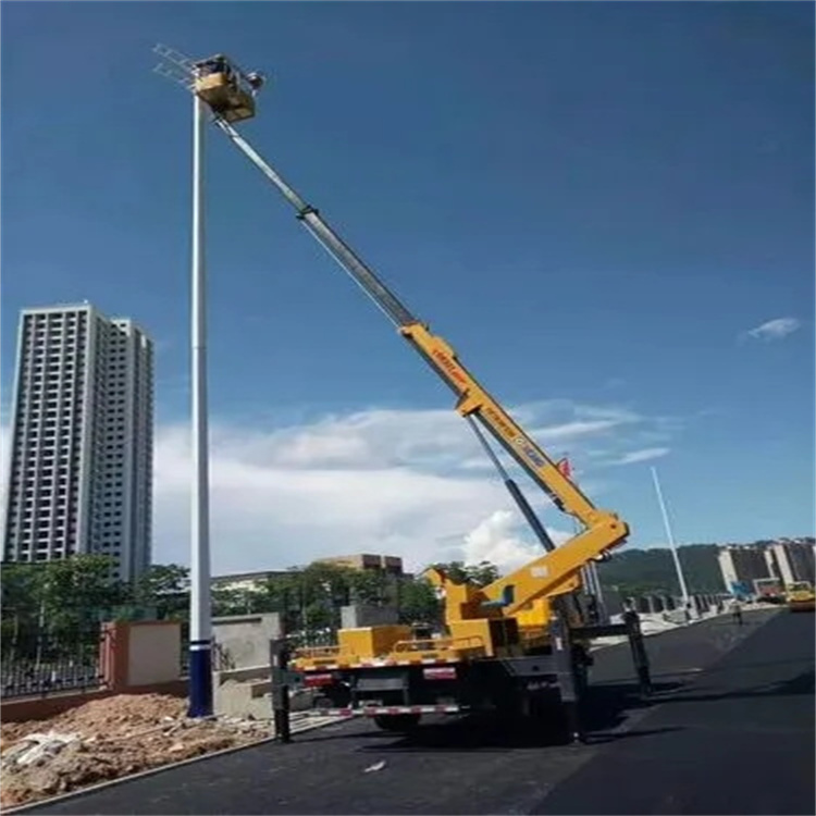 芙蓉维修路灯的曲臂升降车出租