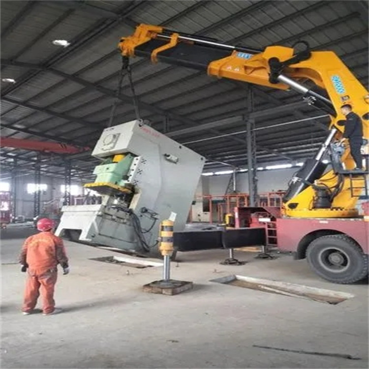 芙蓉80吨折臂吊车出租附近电话