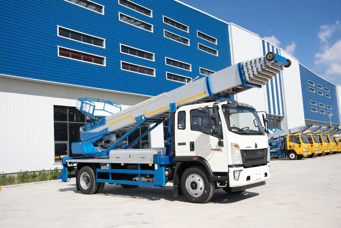 芙蓉出租云梯车高空作业车 建筑垃圾搬运